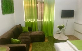Apartment Green